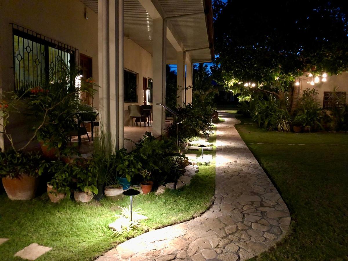 Strutz Art Garden Resort Bangued Exterior foto